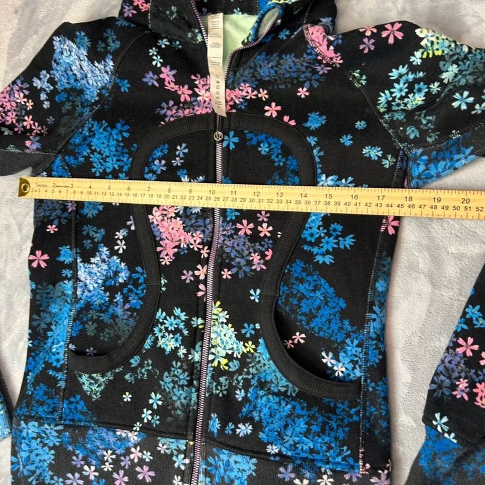 Lululemon jacket - Picture 5 of 6